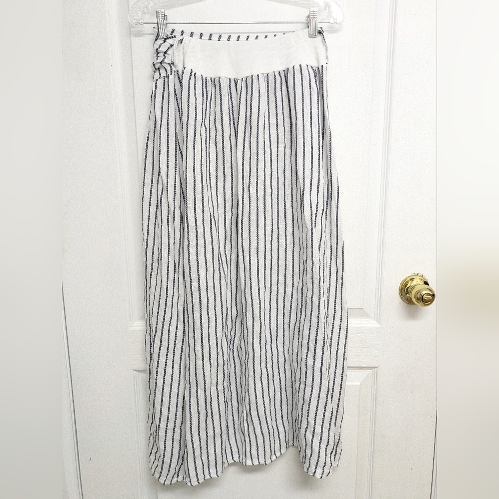 Angela Mara women's pull on stripe midi striped white and black skirt - Picture 3 of 7